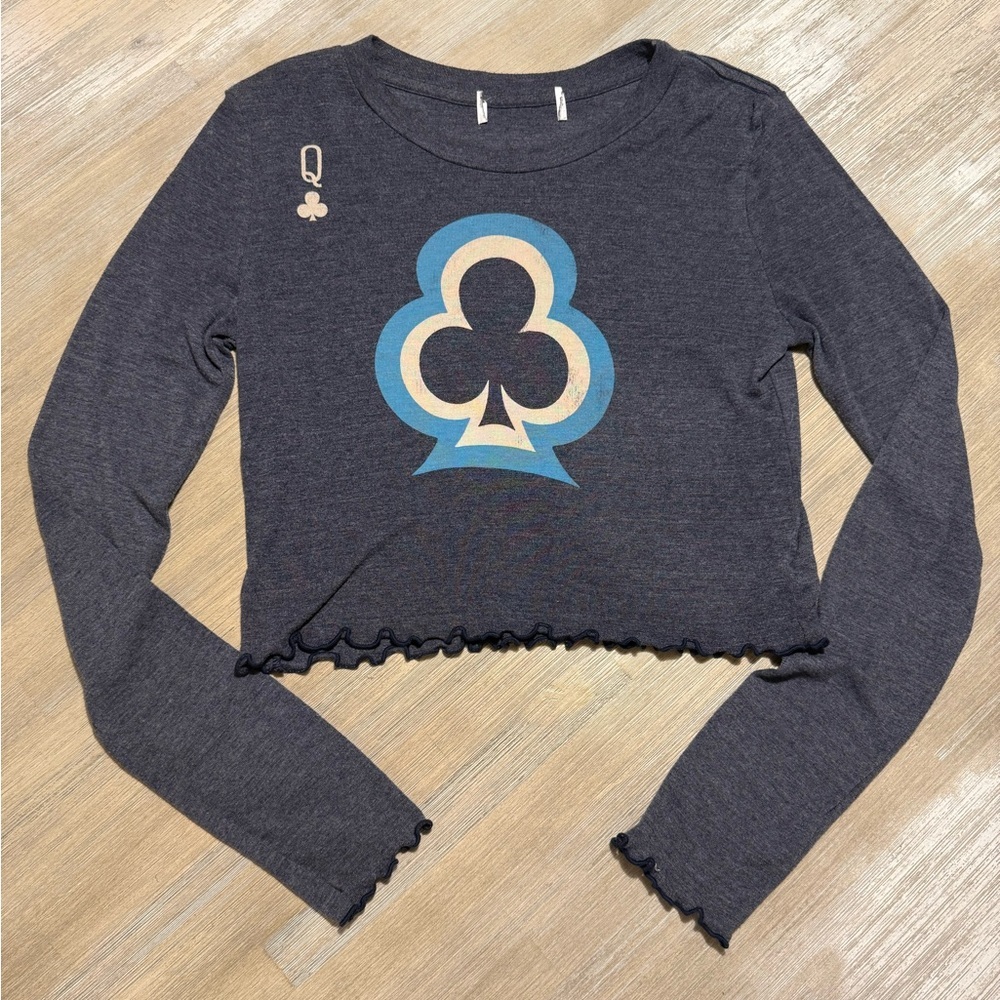 QUEEN OF CLUBS GRAPHIC LONG SLEEVE CROP TOP | Size XL